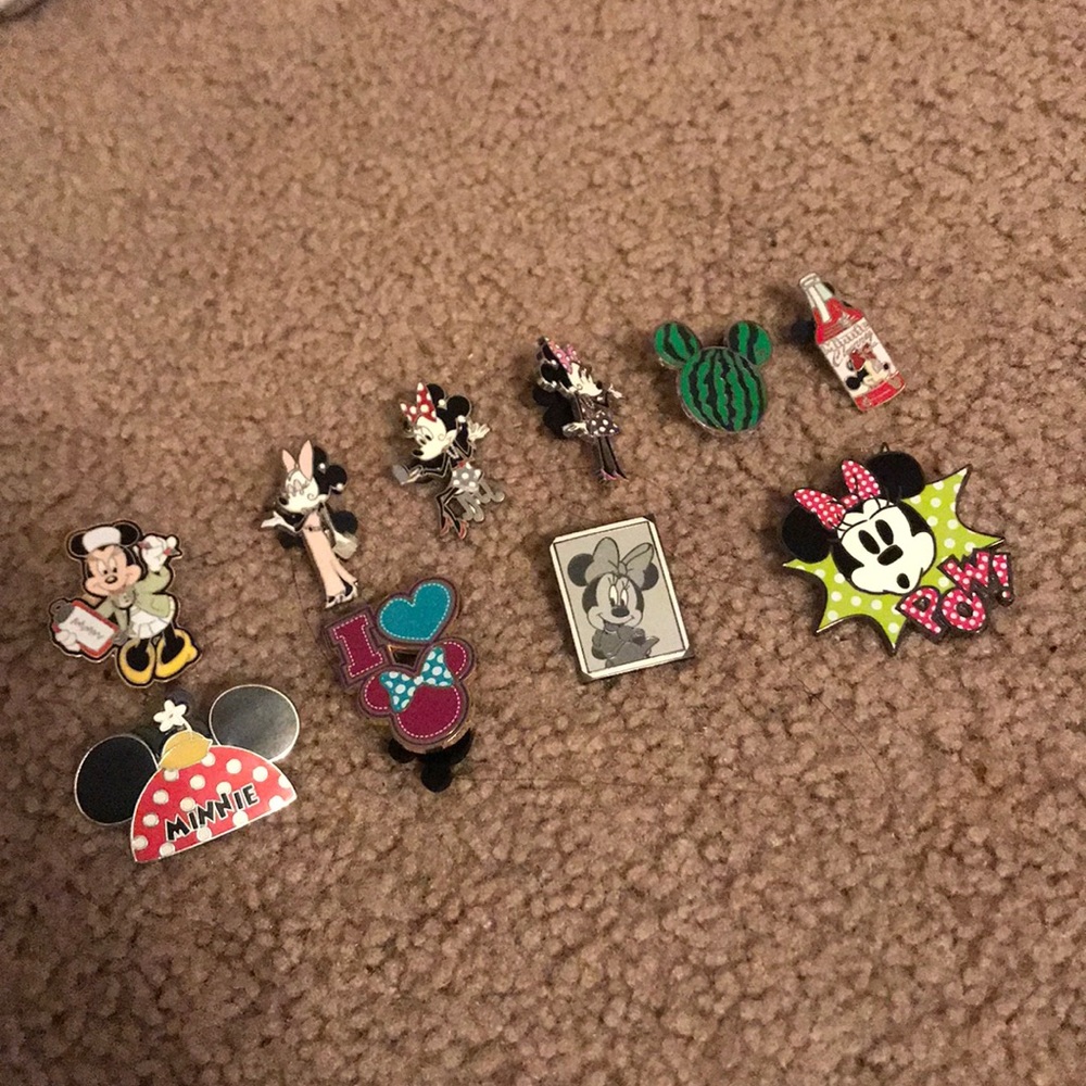Disney Pin Set - Minnie Mouse